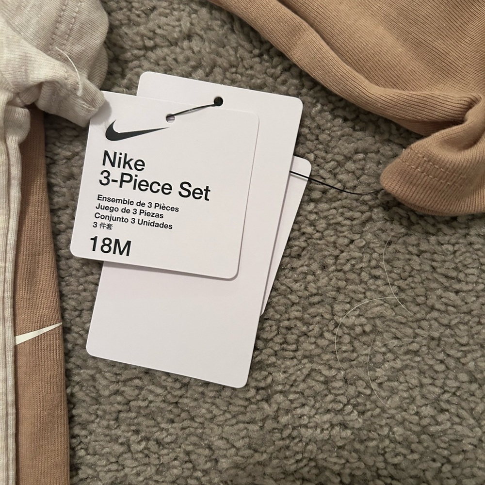 ✅ NWT Nike Baby 3-Piece Bodysuit & Pants Set 18M Hemp Neutral Tan - Picture 7 of 10